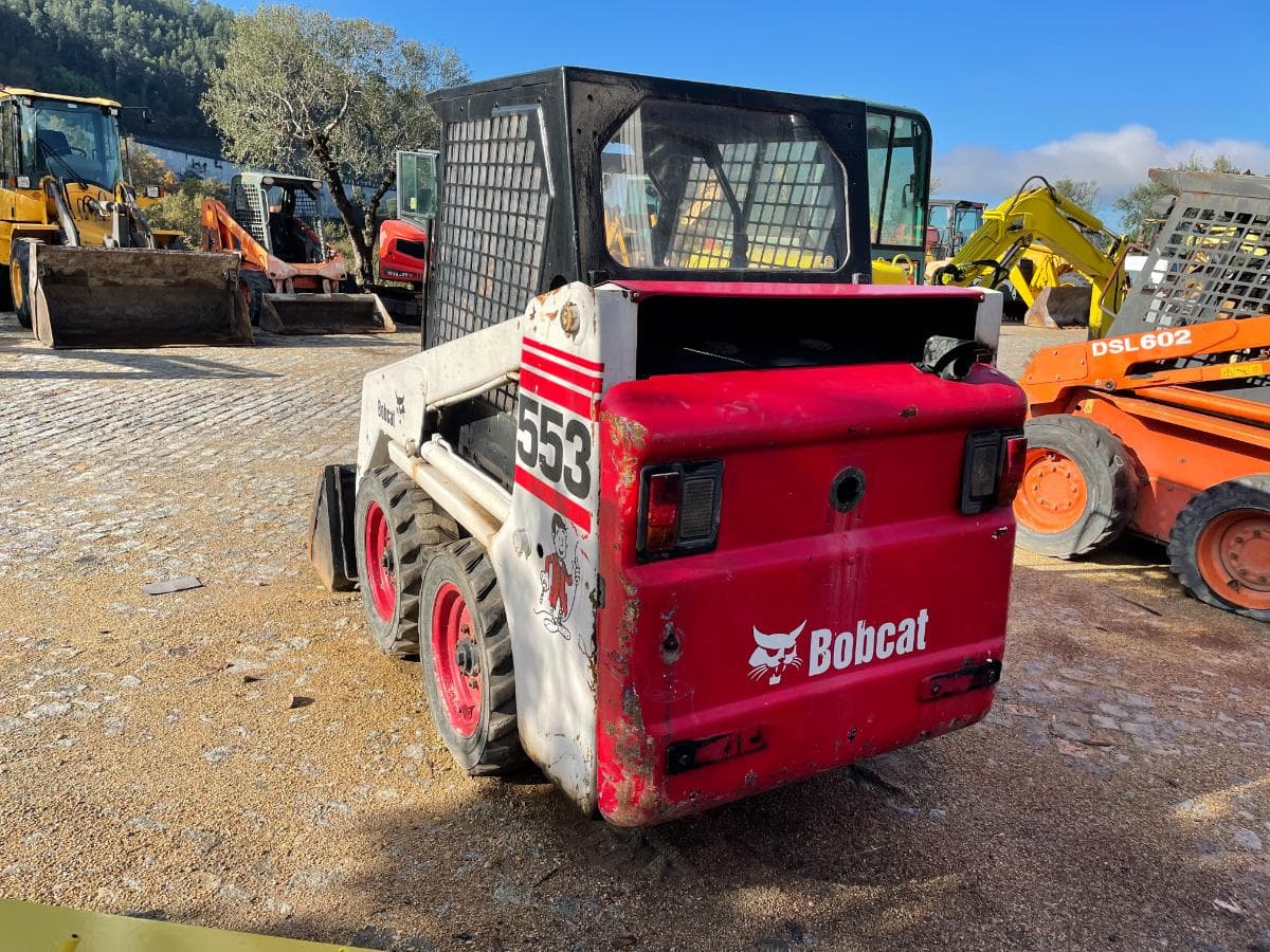 Mini Pá Carregadora Bobcat 553 — imagem 5
