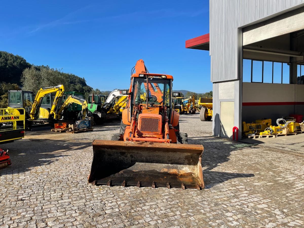 Retroescavadora New Holland FB100 — imagem 6