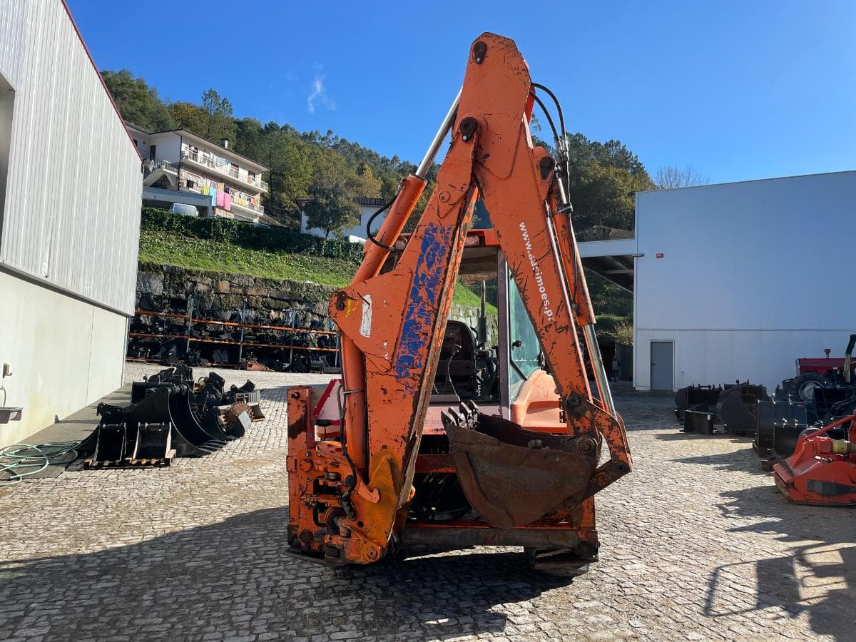 Retroescavadora New Holland FB100 — imagem 2