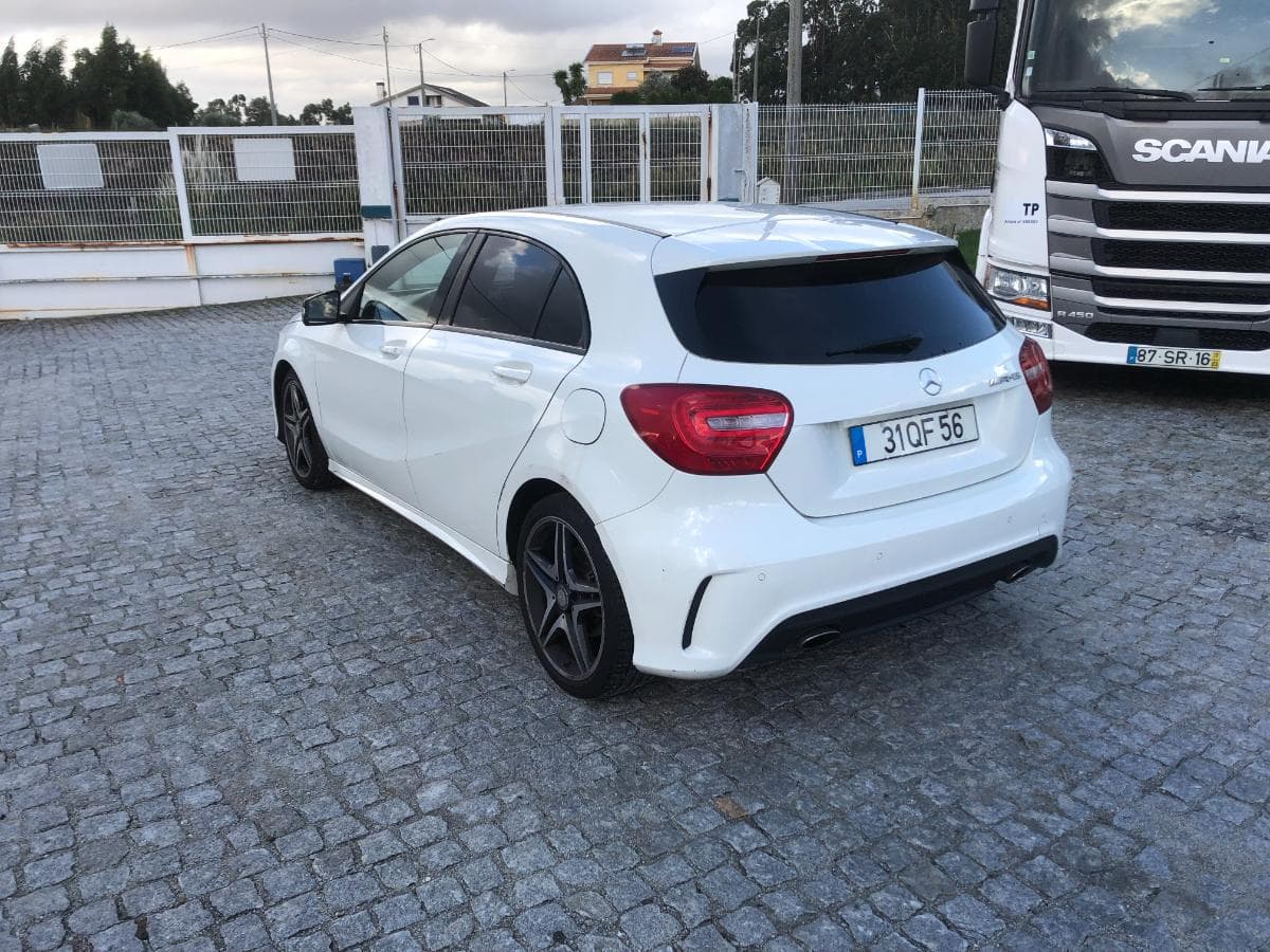 Mercedes-Benz A 180CDI · Ano 2015 — imagen 4