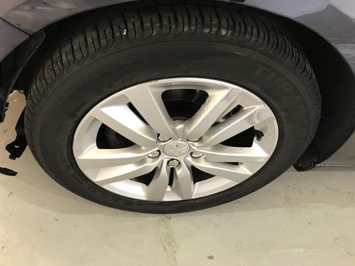 Peugeot 308 1.6 Blue HDI · Ano 2015 — imagem 27