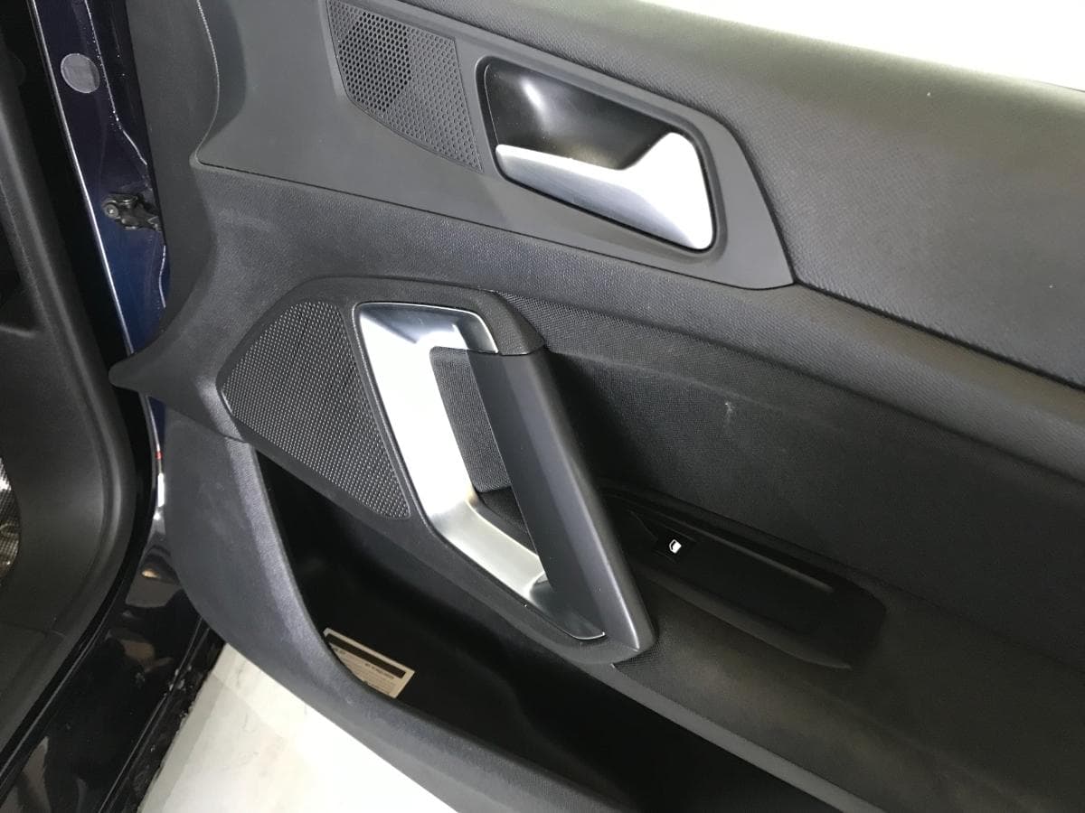 Peugeot 308 1.6 Blue HDI · Ano 2015 — imagem 32