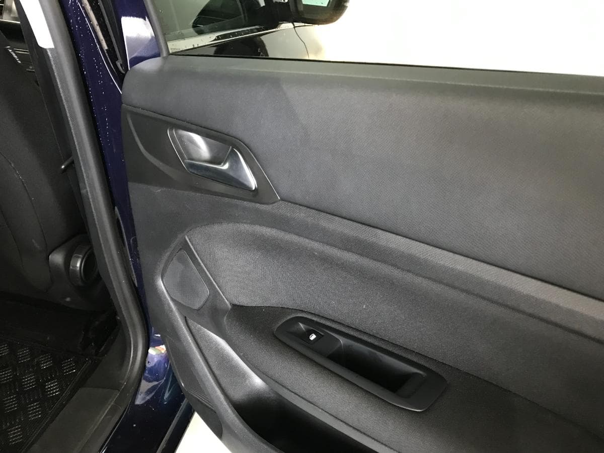 Peugeot 308 1.6 Blue HDI · Ano 2015 — imagem 34