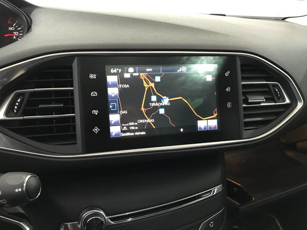 Peugeot 308 1.6 Blue HDI · Ano 2015 — imagem 45