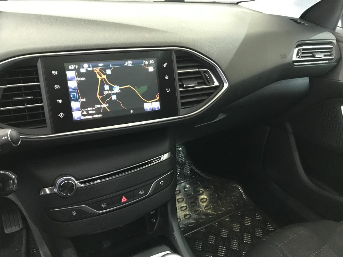 Peugeot 308 1.6 Blue HDI · Ano 2015 — imagem 50