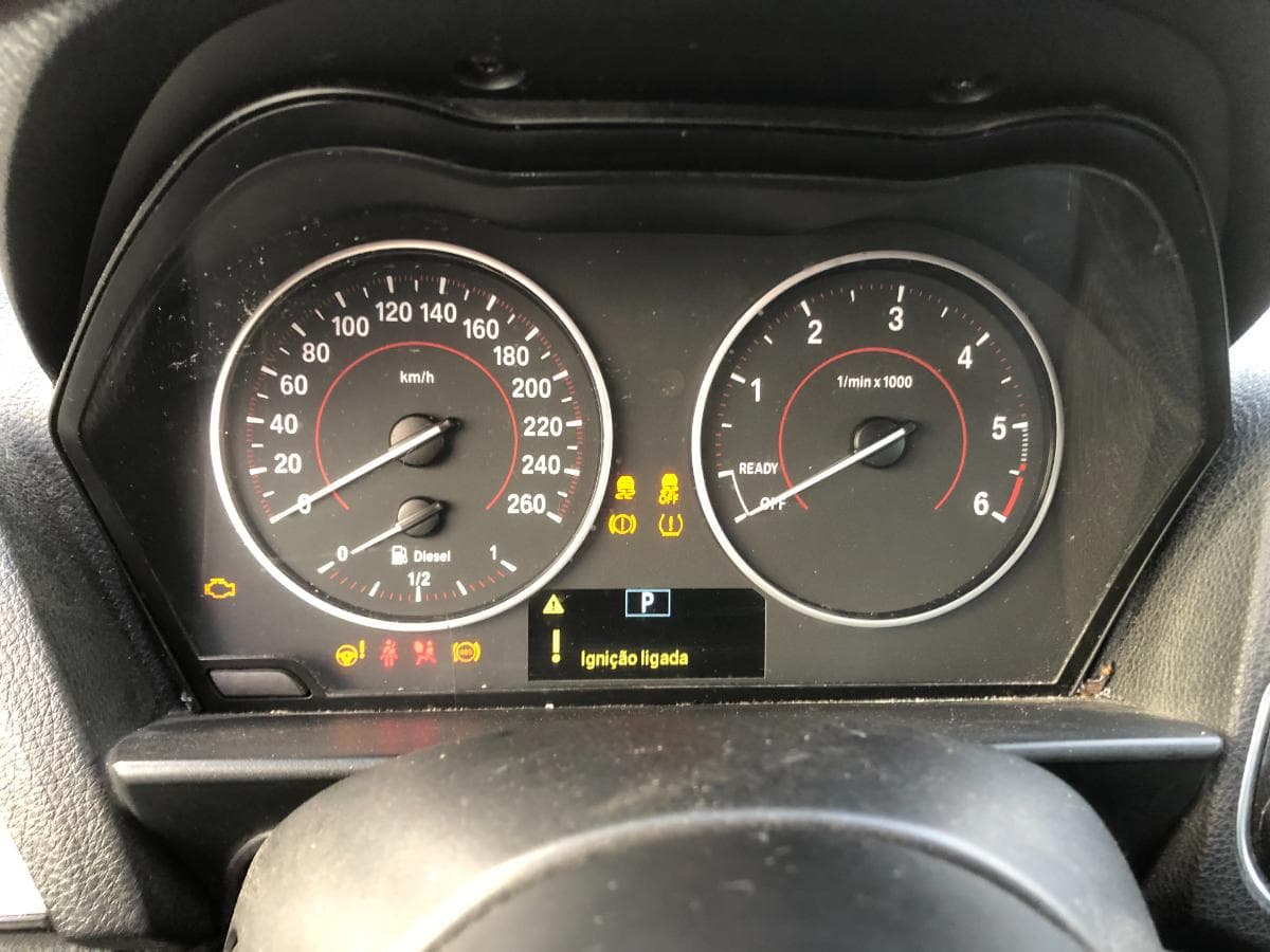 BMW 118D · Ano 2013 — imagem 39