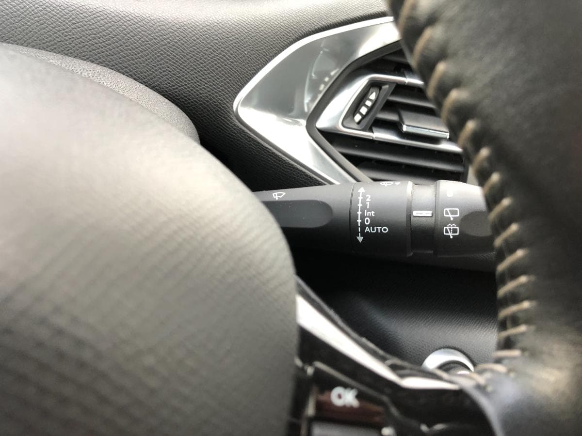 Peugeot 308 · Ano 2015 — imagem 25
