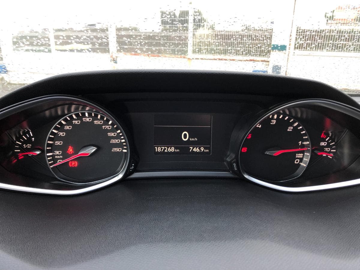 Peugeot 308 · Ano 2015 — imagem 30