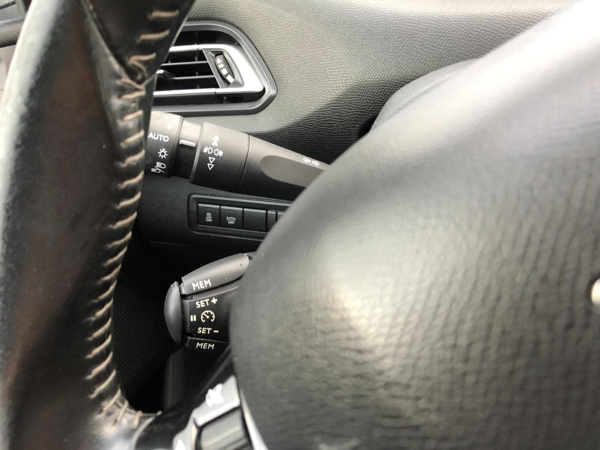 Peugeot 308 · Ano 2015 — imagem 31