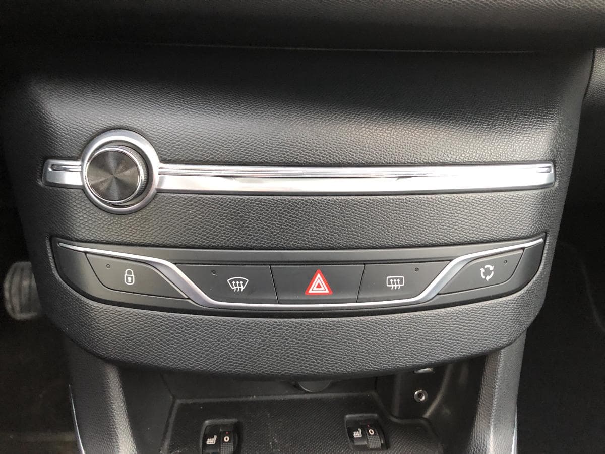 Peugeot 308 · Ano 2015 — imagem 36