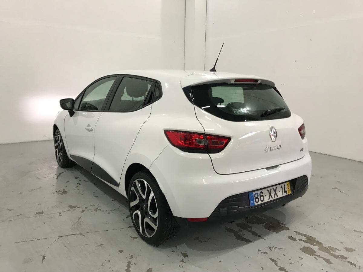 Renault Clio 1.5 DCI · Ano 2016 — image 6