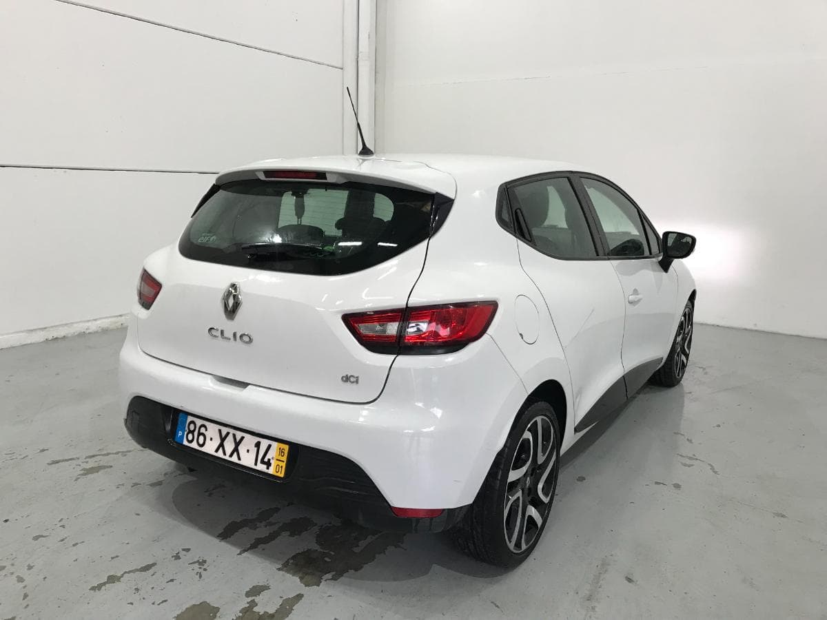Renault Clio 1.5 DCI · Ano 2016 — image 7