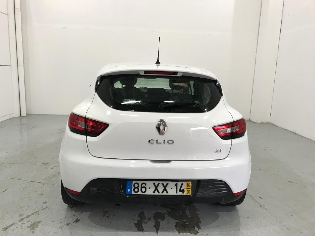 Renault Clio 1.5 DCI · Ano 2016 — image 8