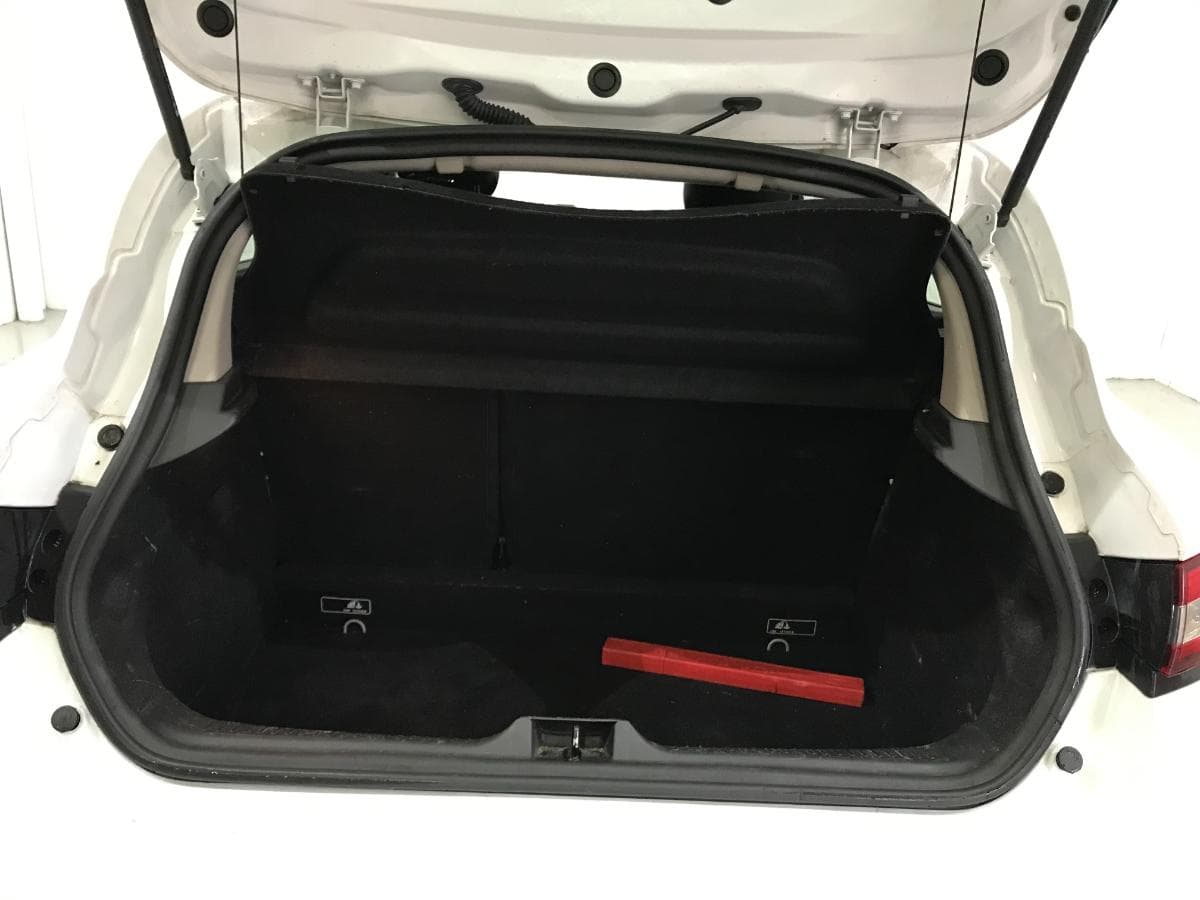 Renault Clio 1.5 DCI · Ano 2016 — image 9