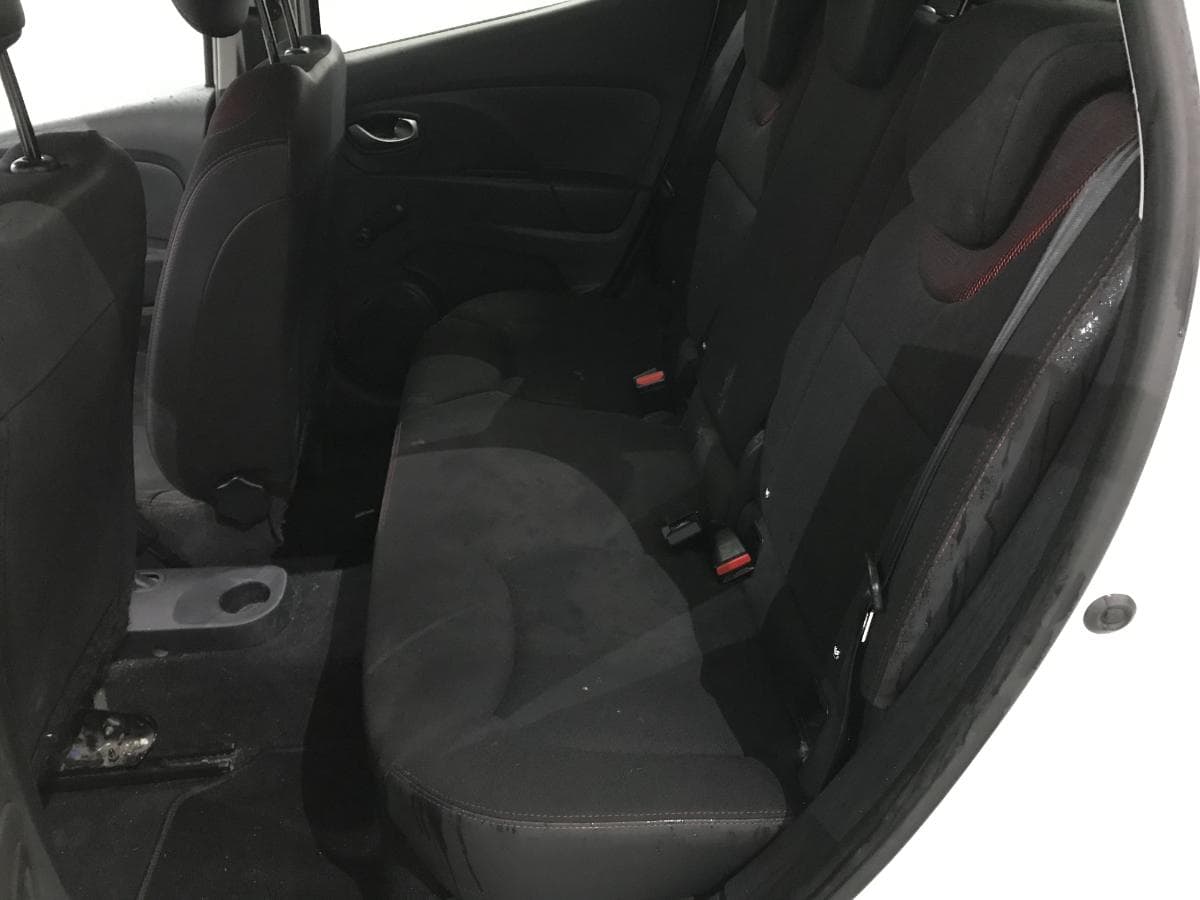 Renault Clio 1.5 DCI · Ano 2016 — image 25