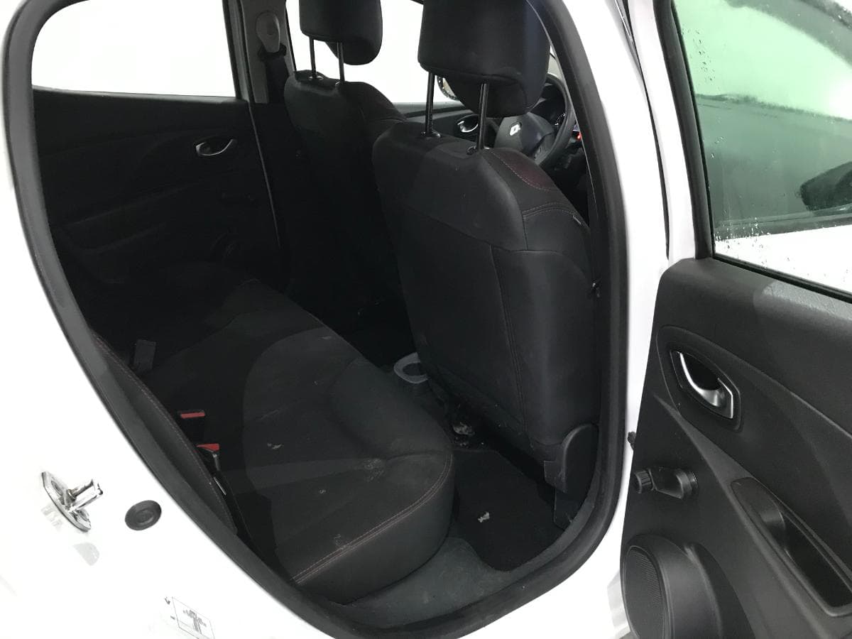 Renault Clio 1.5 DCI · Ano 2016 — image 30