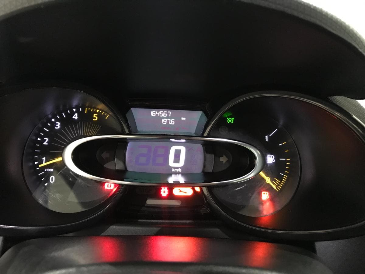 Renault Clio 1.5 DCI · Ano 2016 — image 35