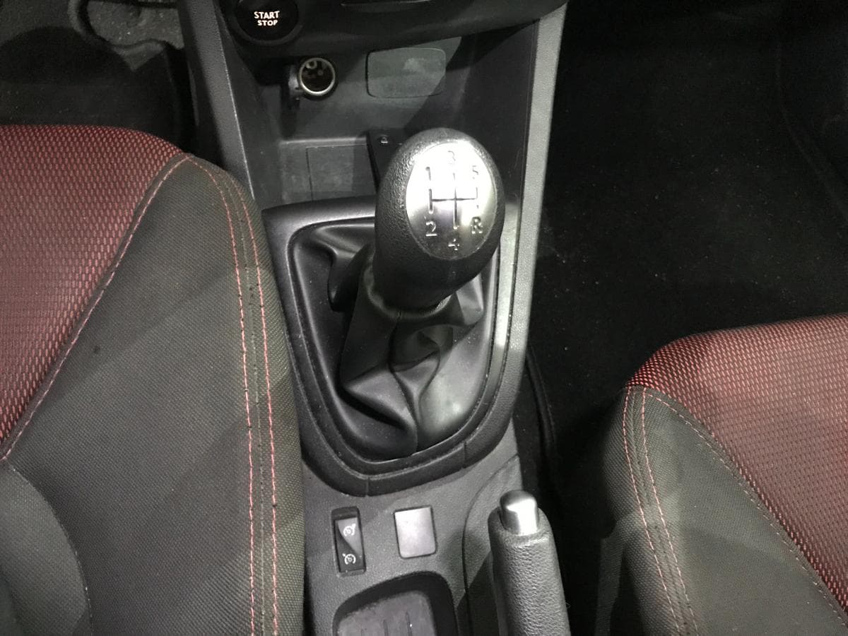 Renault Clio 1.5 DCI · Ano 2016 — image 39