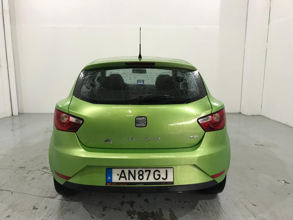 Seat Ibiza 1.2 TDI · Ano 2014 — image 8