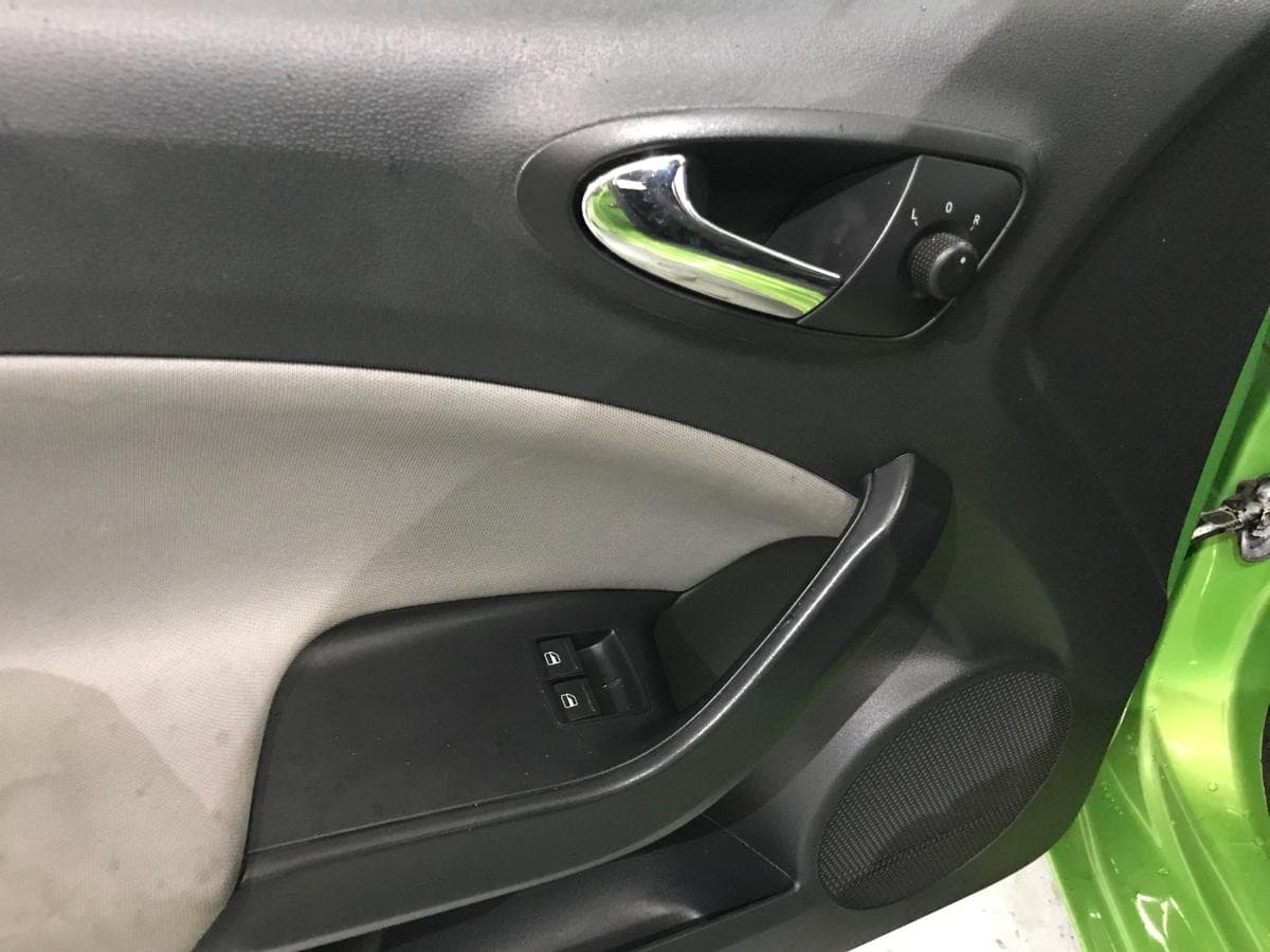 Seat Ibiza 1.2 TDI · Ano 2014 — image 25