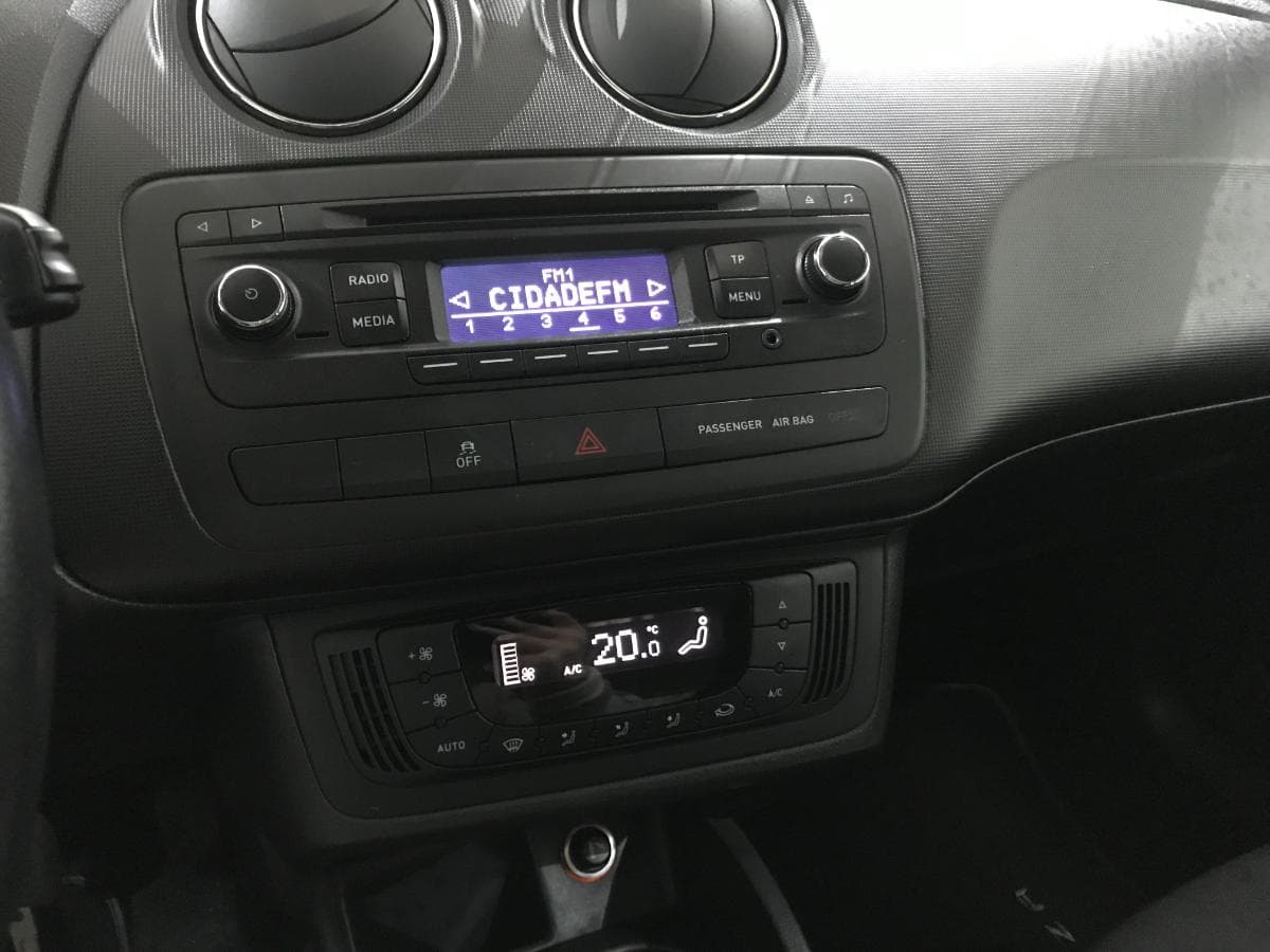 Seat Ibiza 1.2 TDI · Ano 2014 — image 29