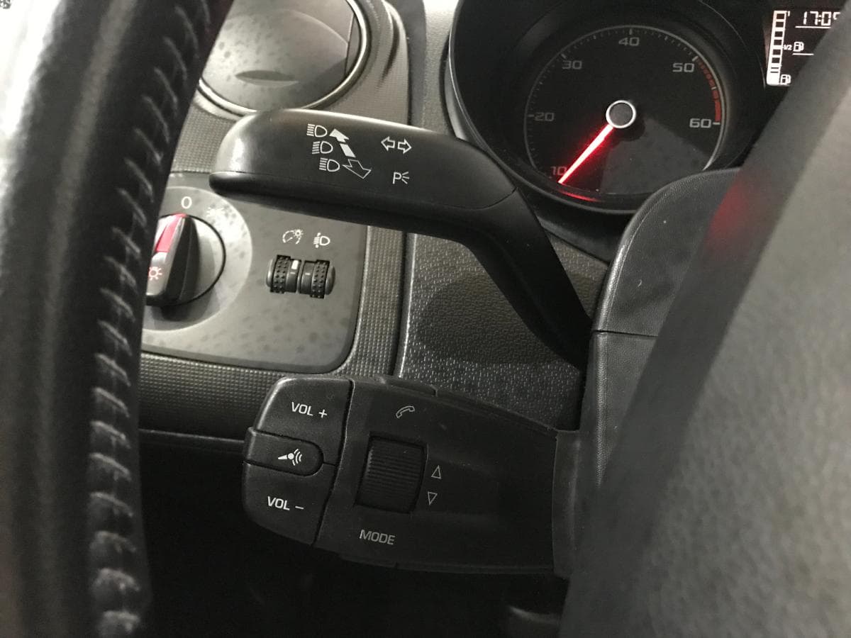 Seat Ibiza 1.2 TDI · Ano 2014 — image 33
