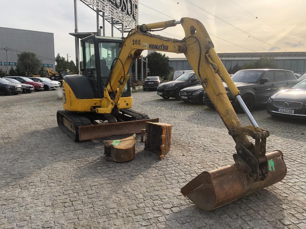 Mini Giratória Komatsu PC50MR-8 — imagen 1