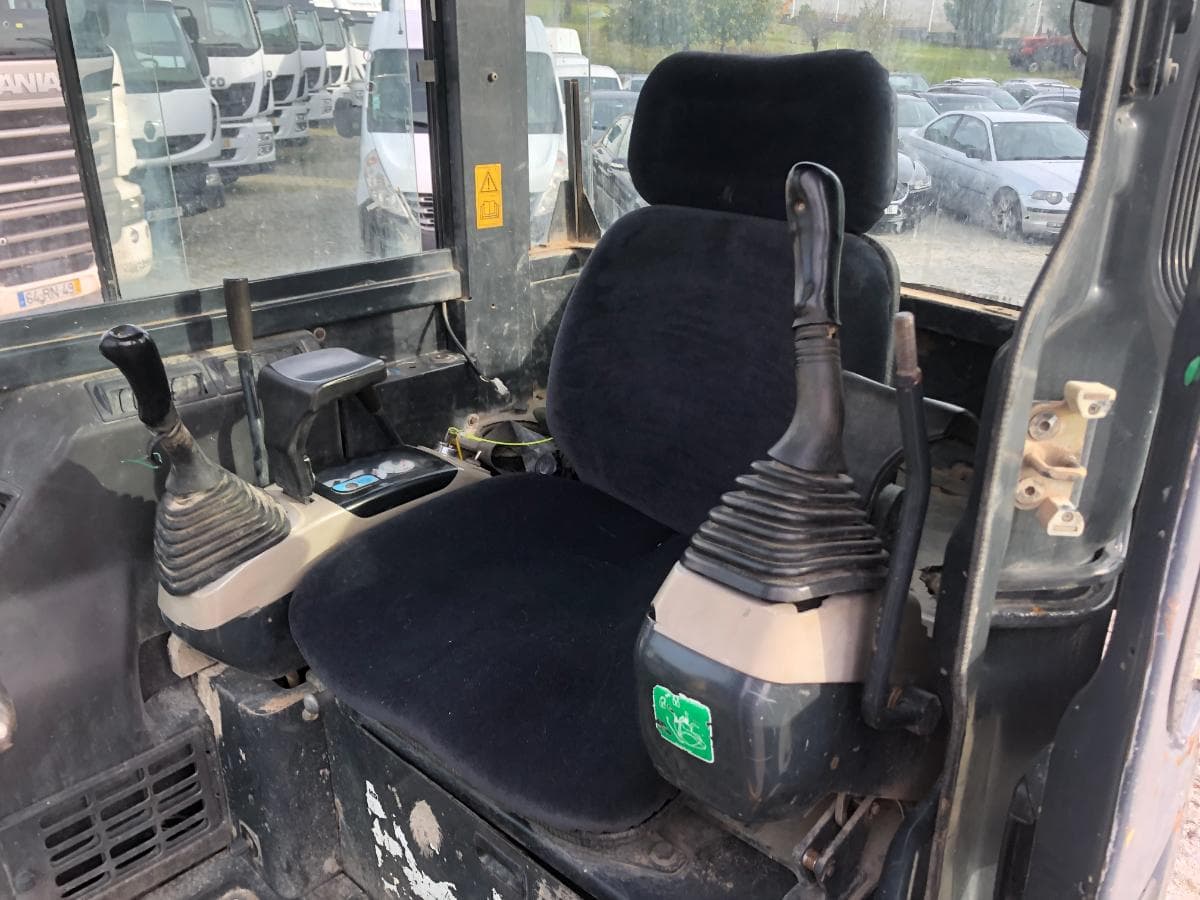 Mini Giratória Komatsu PC50MR-8 — imagen 26