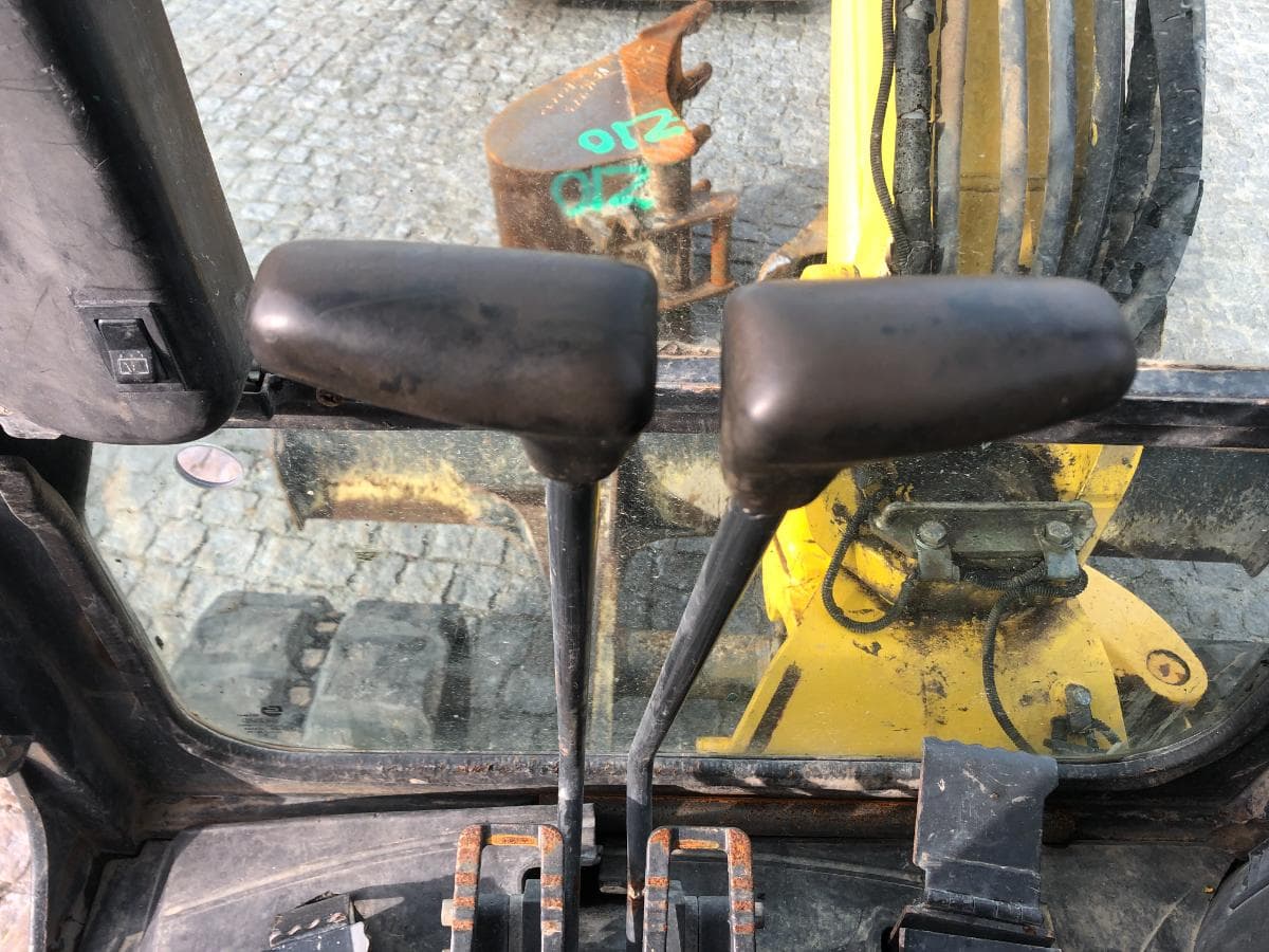 Mini Giratória Komatsu PC50MR-8 — imagen 33