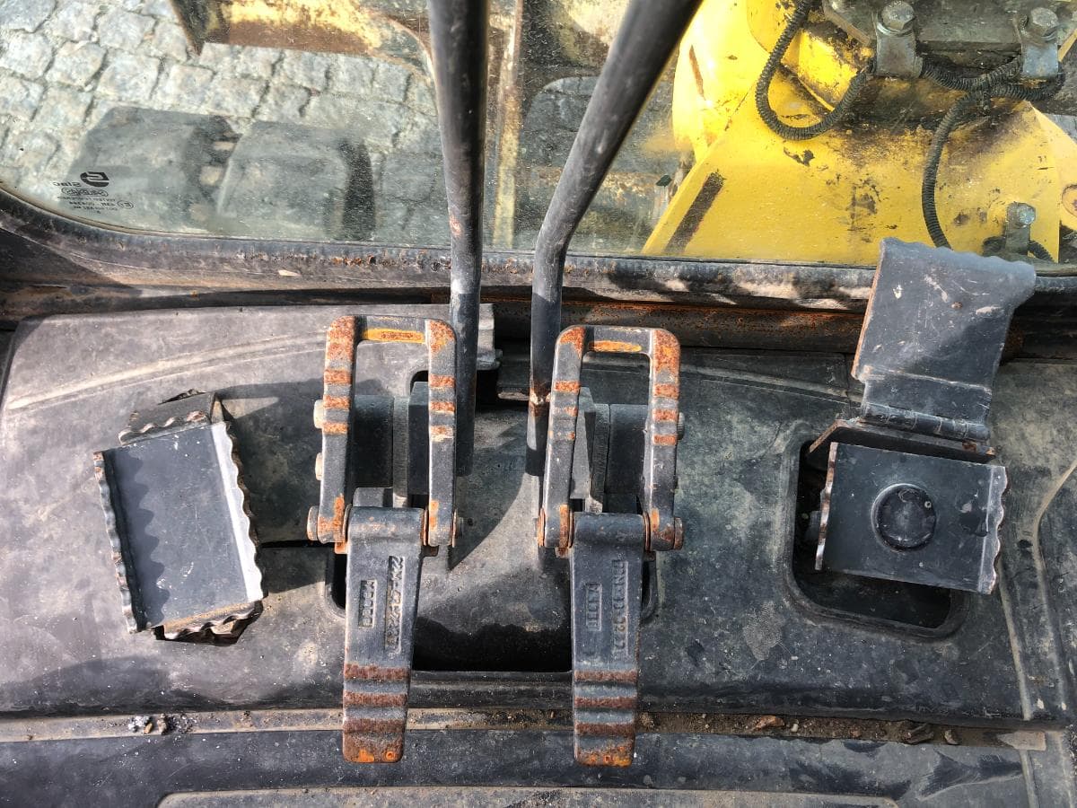 Mini Giratória Komatsu PC50MR-8 — imagen 35