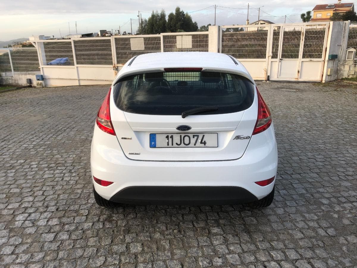 Ford Fiesta 1.4 TDCi · Ano 2010 — imagem 8