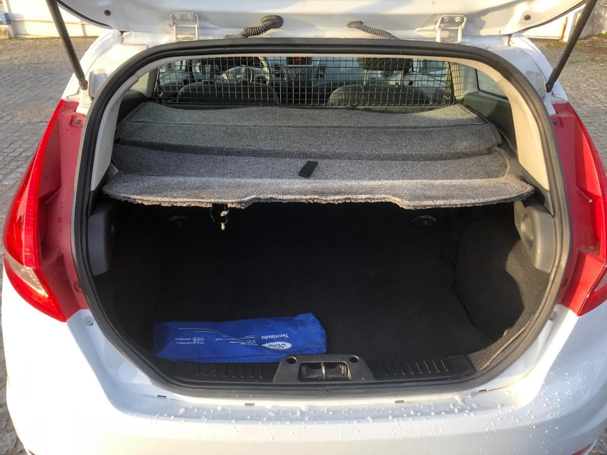 Ford Fiesta 1.4 TDCi · Ano 2010 — imagem 10