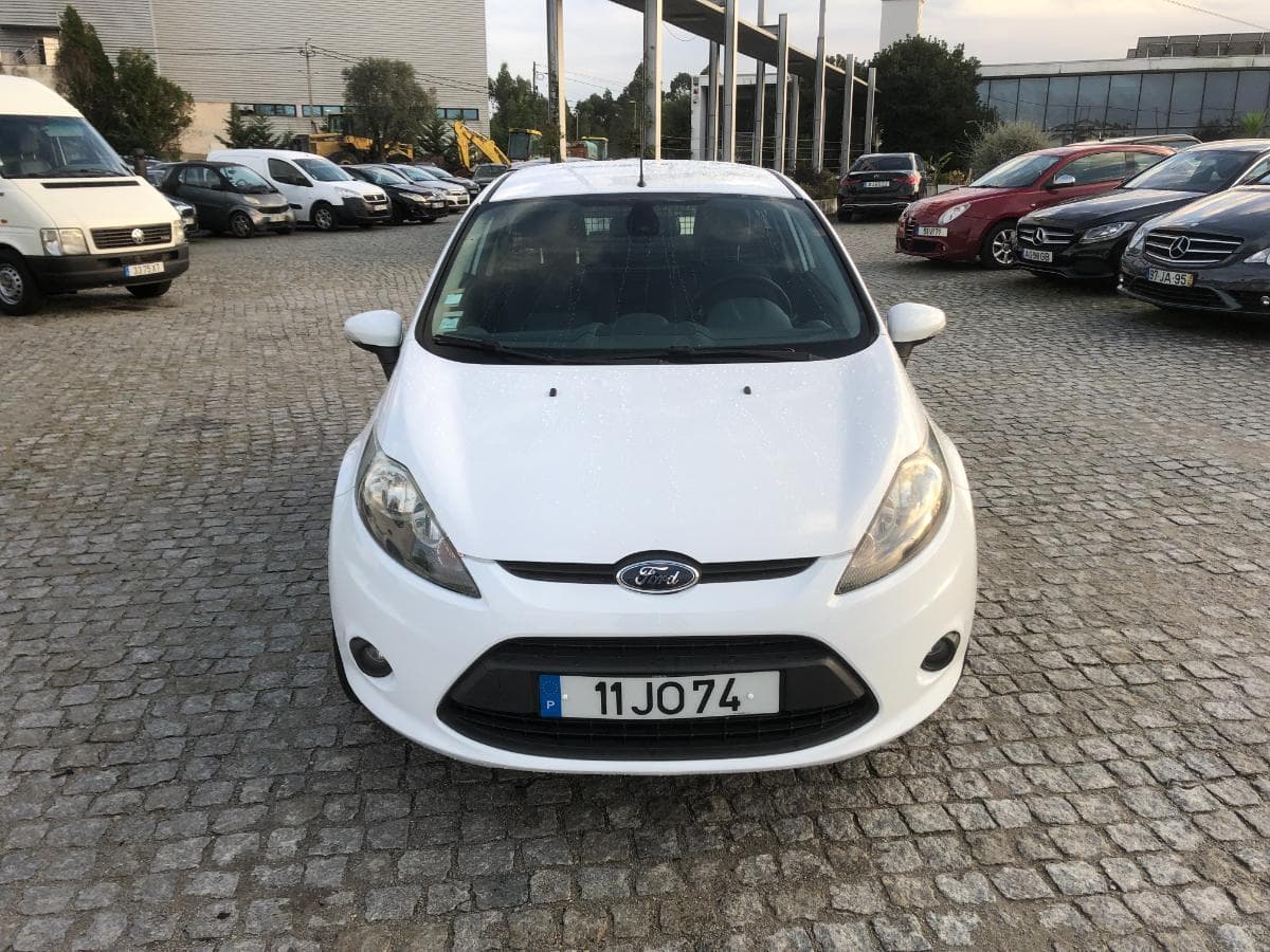 Ford Fiesta 1.4 TDCi · Ano 2010 — imagem 3