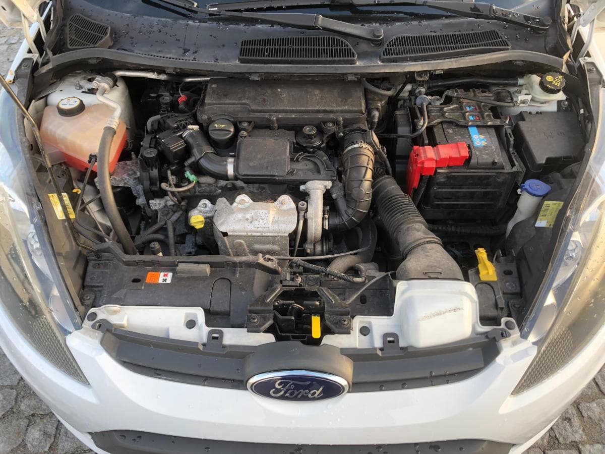 Ford Fiesta 1.4 TDCi · Ano 2010 — imagem 4