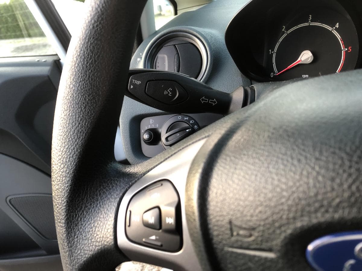 Ford Fiesta 1.4 TDCi · Ano 2010 — imagem 18