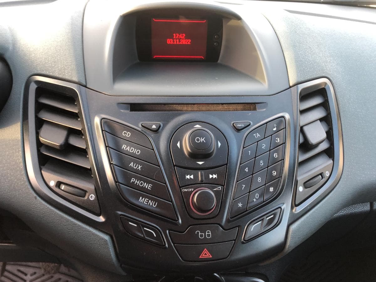 Ford Fiesta 1.4 TDCi · Ano 2010 — imagem 26