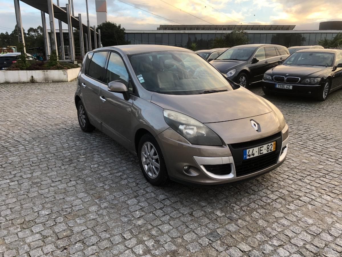 Renault Scénic 1.5DCI · Ano 2009 — image 1