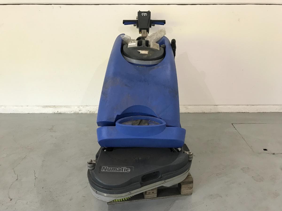 Máquina de Fregar Suelos — imagen 3