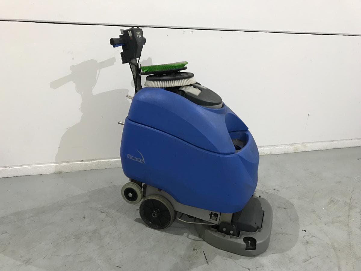 Máquina de Fregar Suelos — imagen 2