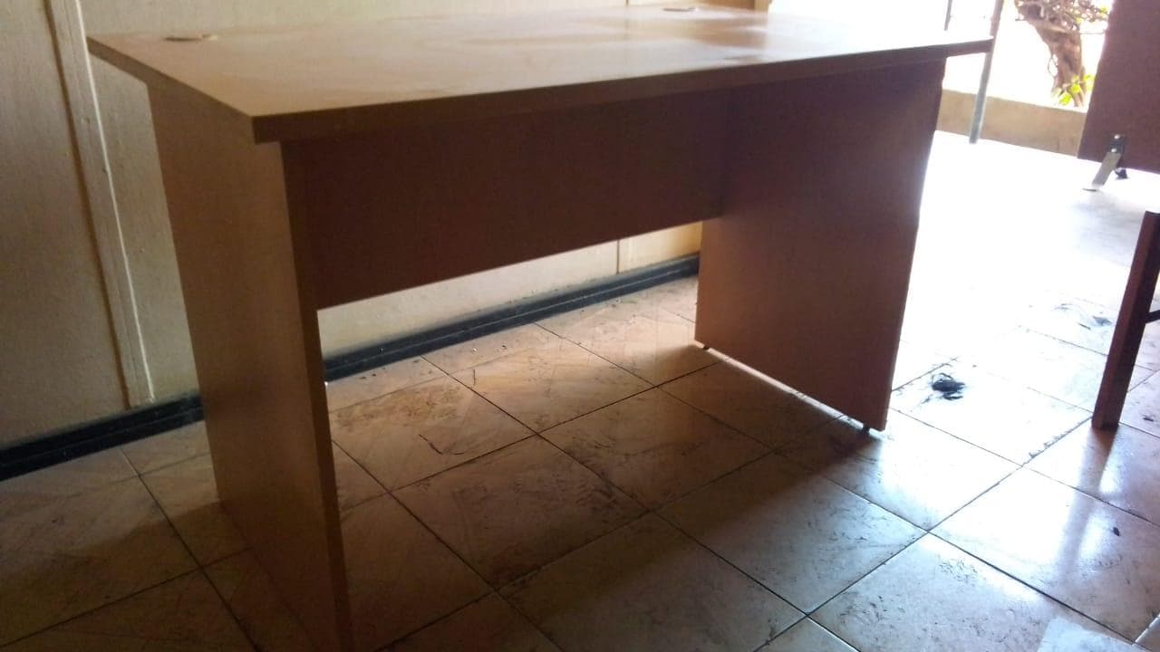 Mobiliário de escritório ·