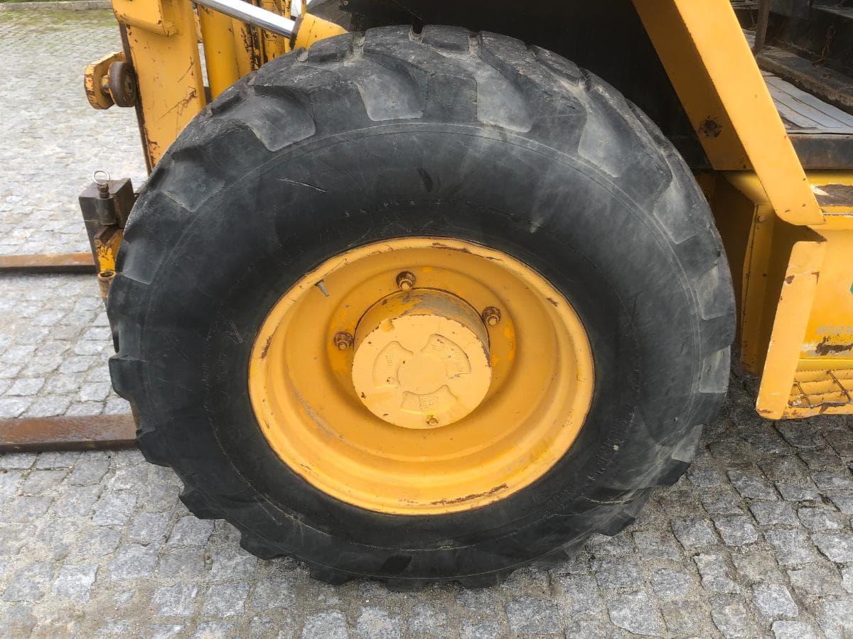 Empilhador JCB · Ano 1989 — imagem 9