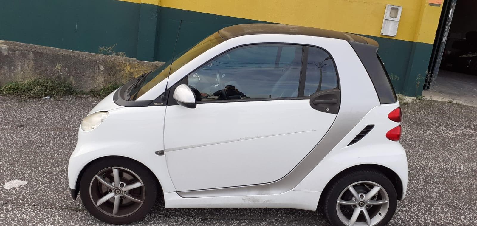 Smart Fortwo Coupé 0.8CDI · Ano 2011 — imagem 7