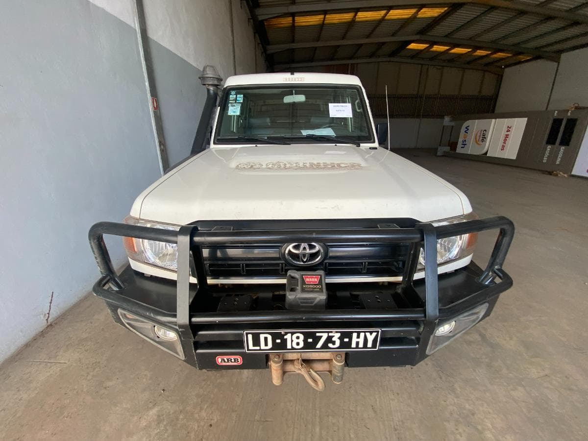 Toyota Land Cruiser (4x4) · — imagem 5