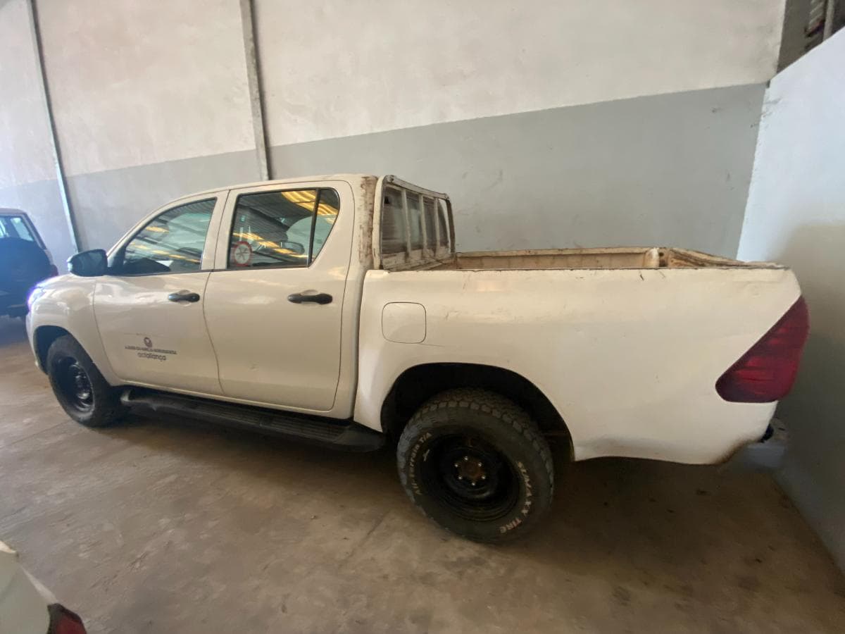 Toyota HILUX (4x4) · — imagem 5