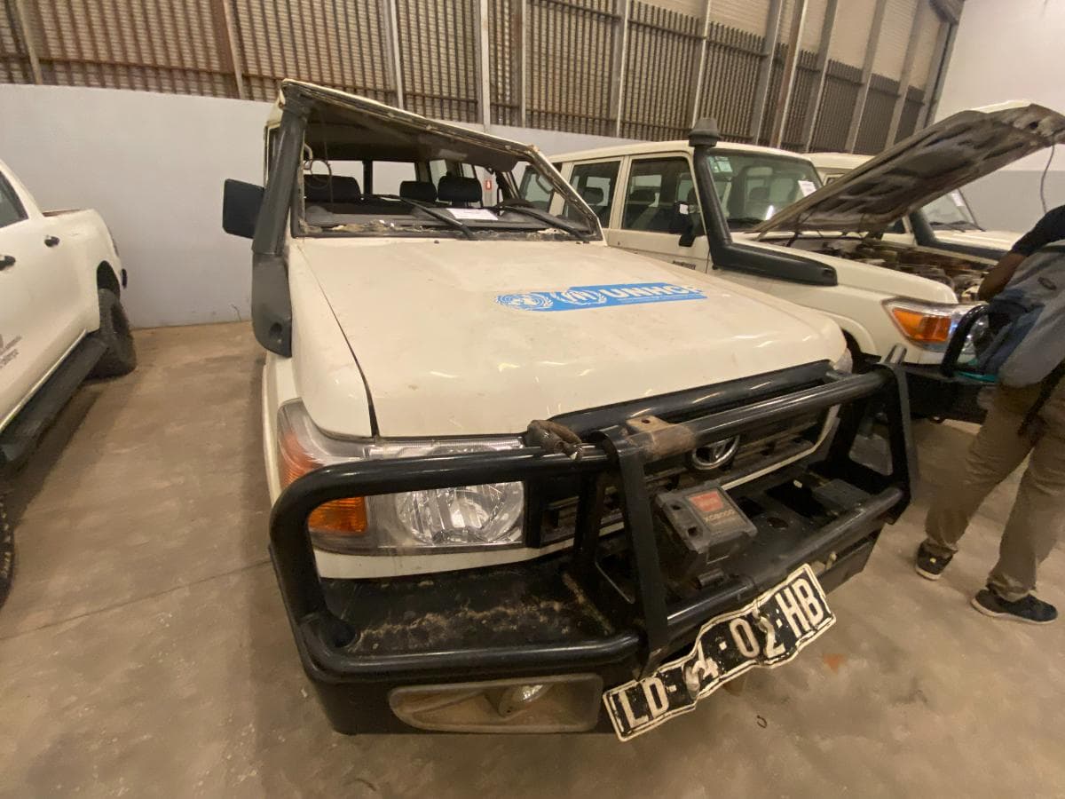 Toyota Land Cruiser (4x4) · — image 2