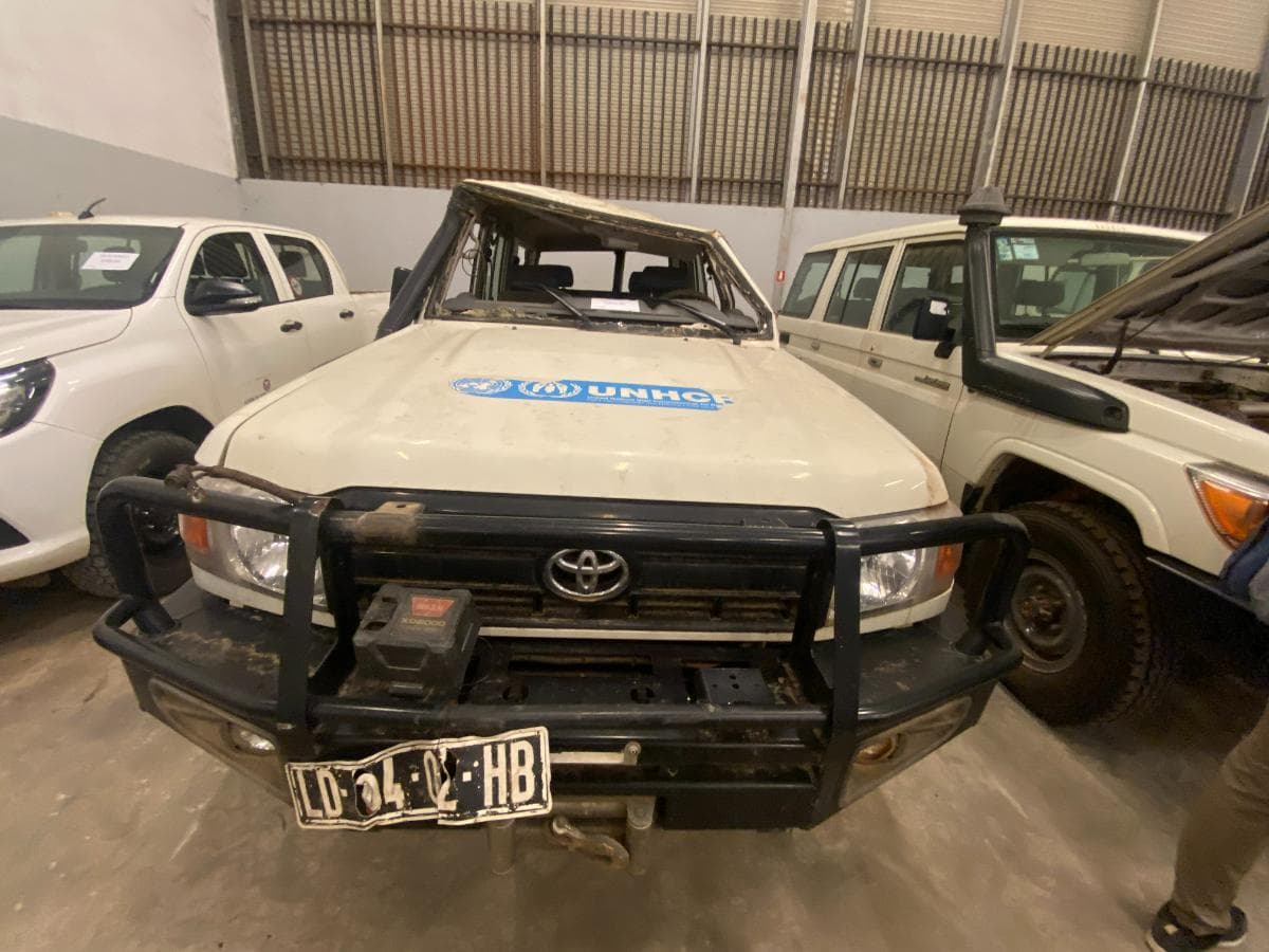 Toyota Land Cruiser (4x4) · — image 6