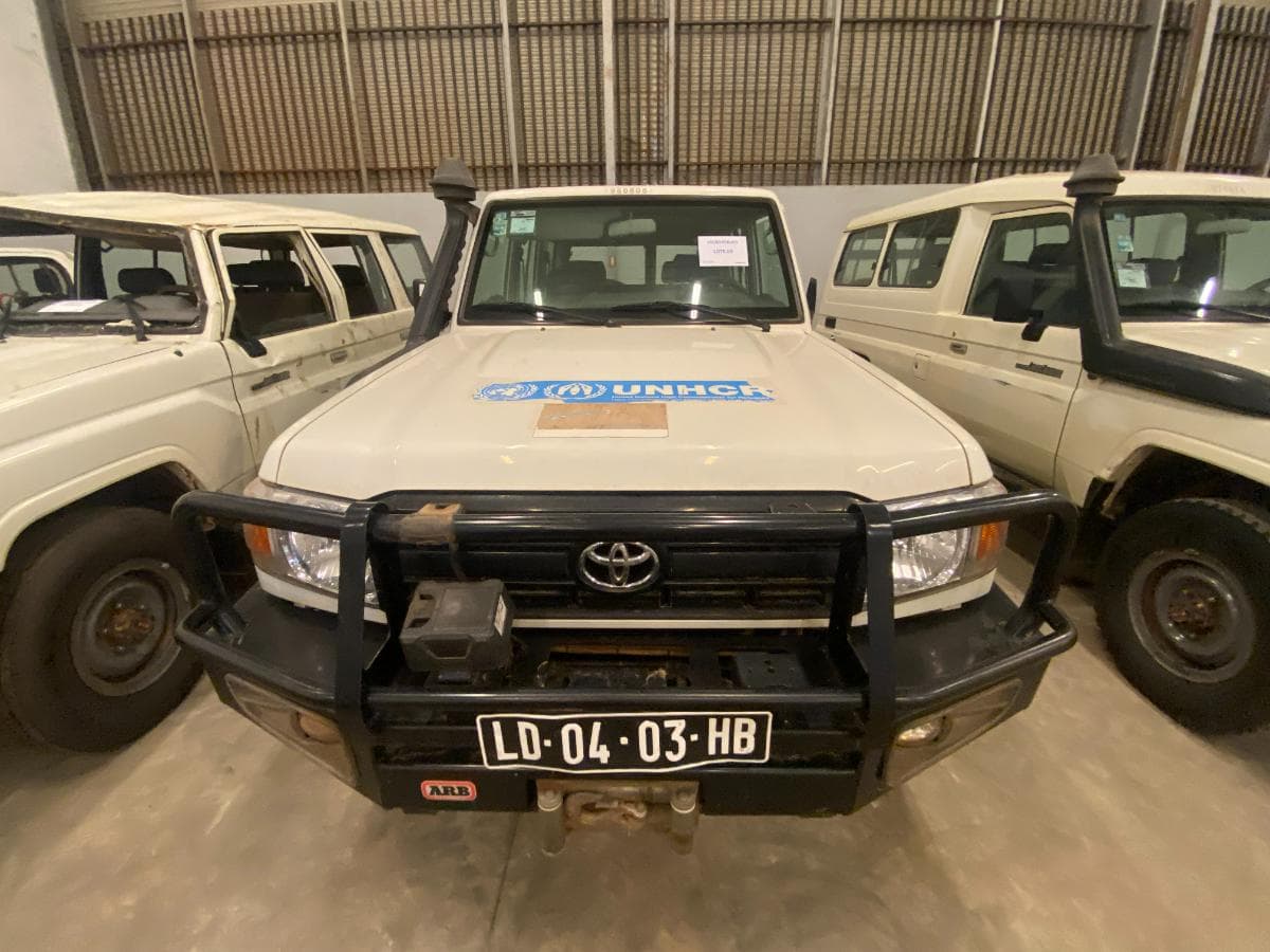 Toyota Land Cruiser (4x4) · — imagen 5