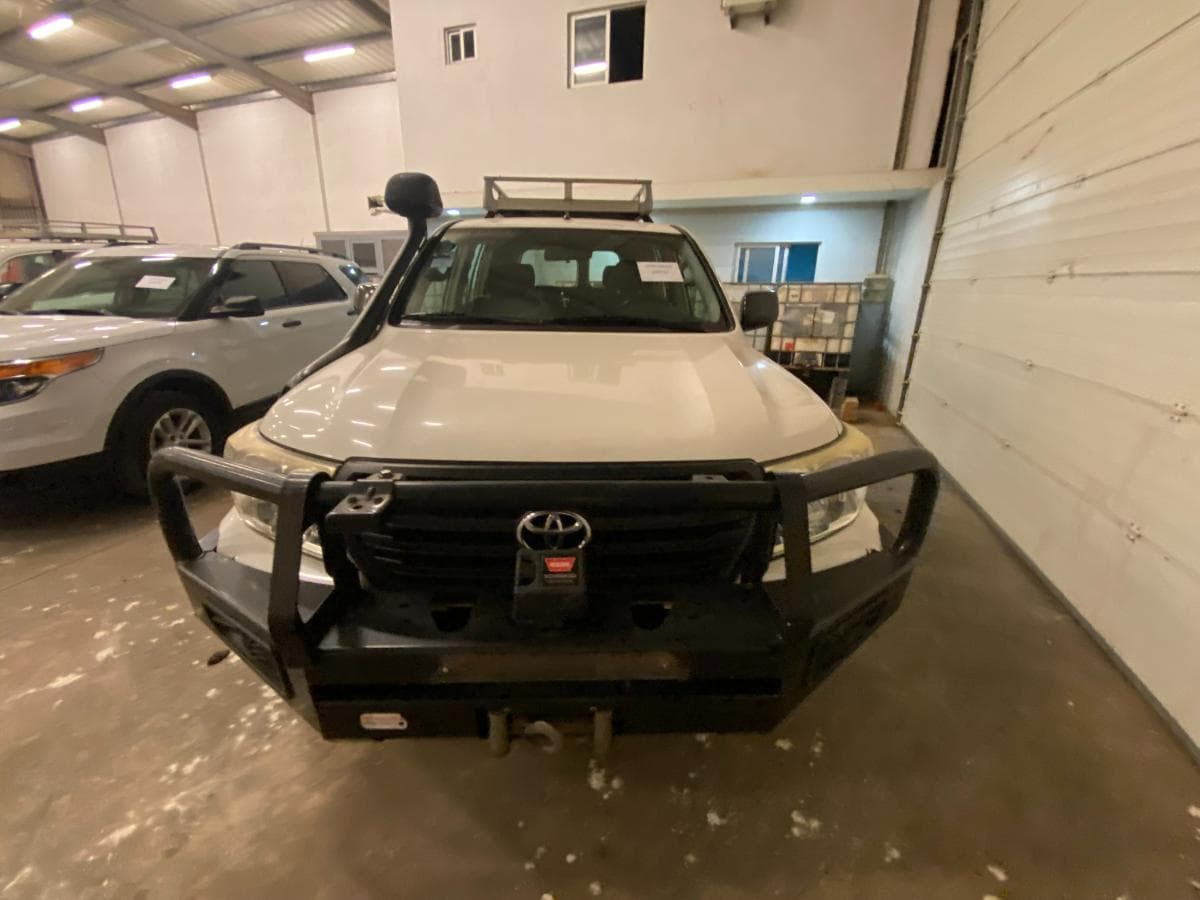 Veículo Toyota Land Cruiser · — imagen 2