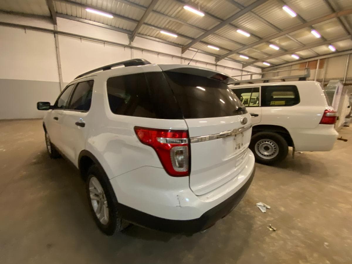 Veículo Ford Explorer · — image 9