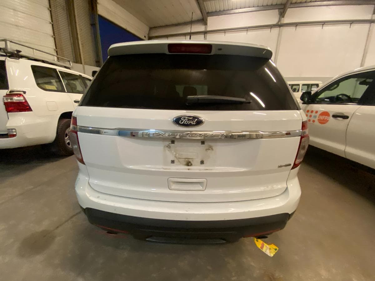 Veículo Ford Explorer · — image 3